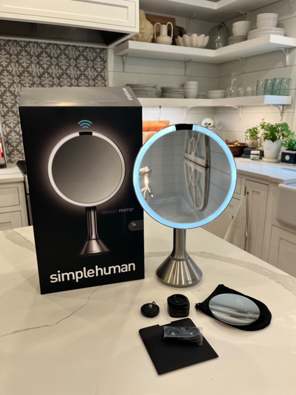 NEW IN BOX Simplehuman 8" Sensor Mirror - Picture 2 of 2